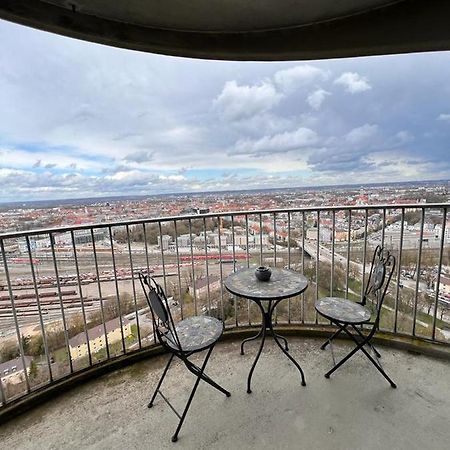 Cityapartment Im 33. Stock アウグスブルク エクステリア 写真