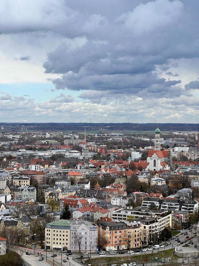 Cityapartment Im 33. Stock アウグスブルク エクステリア 写真
